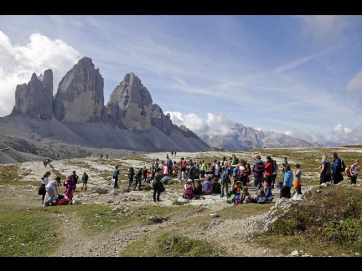 Un alpinista muore precipitando dalla Cima Grande di Lavaredo sotto gli occhi dei genitori