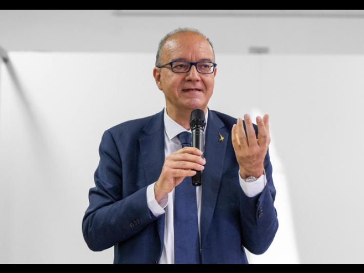 Valditara, 50 mila giovani gli hikikomori italiani