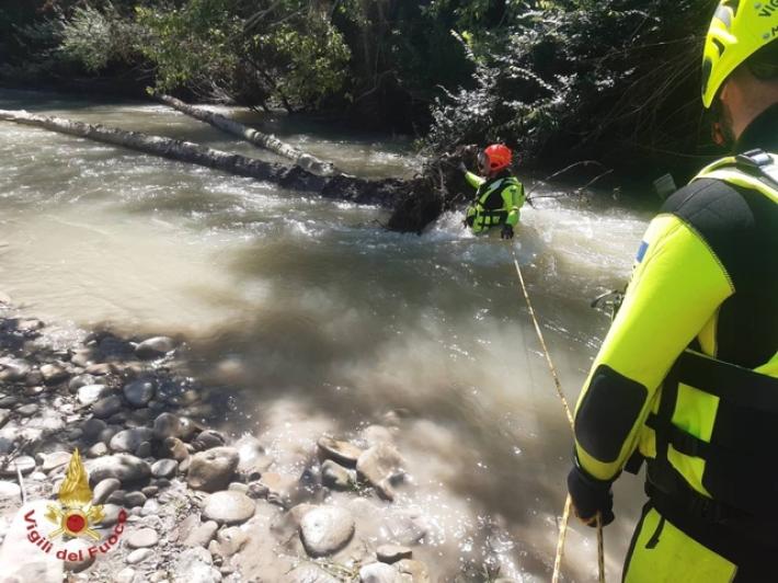Tre ragazzini e una ragazza salvati con l'elicottero sul fiume Lamone: erano aggrappati a un tronco