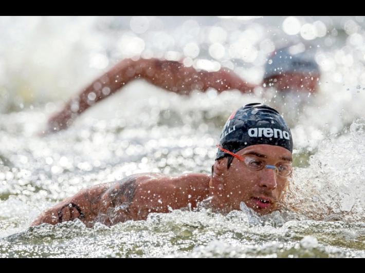 Campione di nuoto salva un dodicenne nel fiume Adda a Lodi