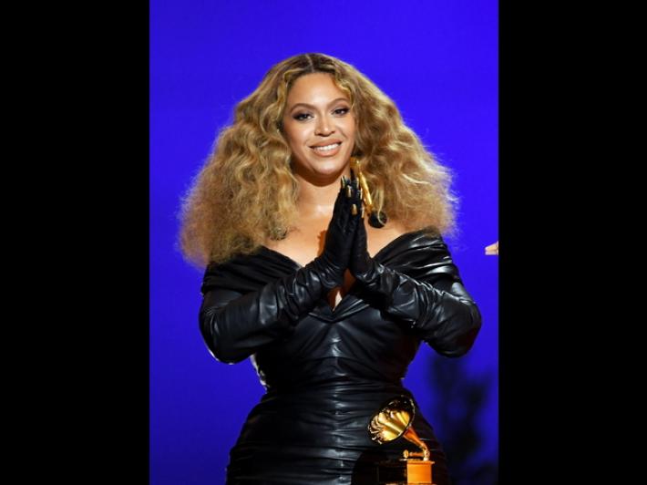Beyonc&eacute; ha donato 4 milioni alla campagna di Harris