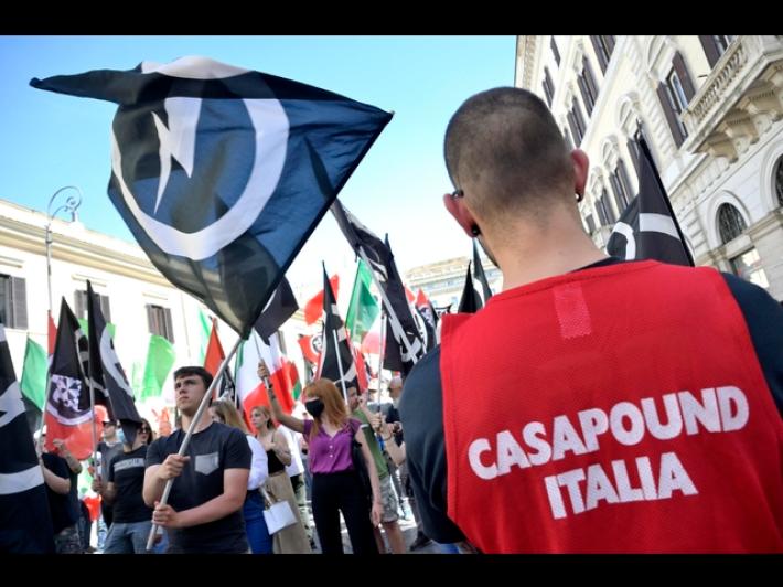Blitz CasaPound in Consiglio Fvg, condannati 16 attivisti
