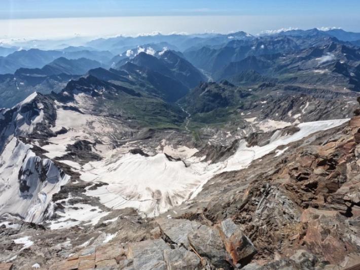 Escursionista disperso da 15 giorni sul monte Rosa: trovato vivo il cane