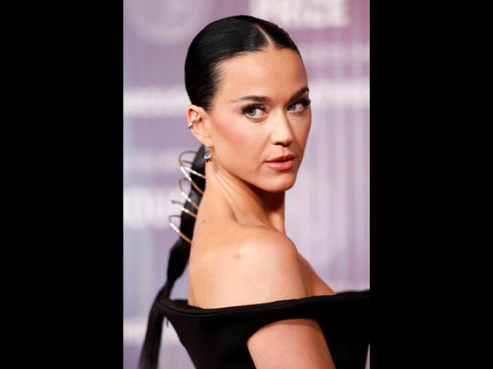 La Spagna indaga sul video di Katy Perry tra dune protette a Formentera