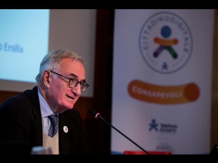 Telefono Azzurro, le linee di ascolto attive anche ad agosto