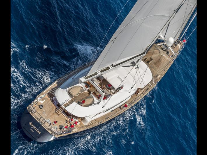 Bayesian: il comandante dello yacht, un neozelandese esperto