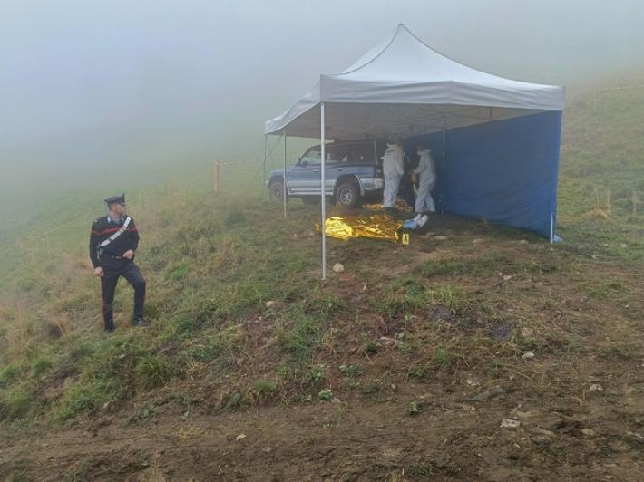 Giovane semi decapitato, tracce di sangue sulla sua auto