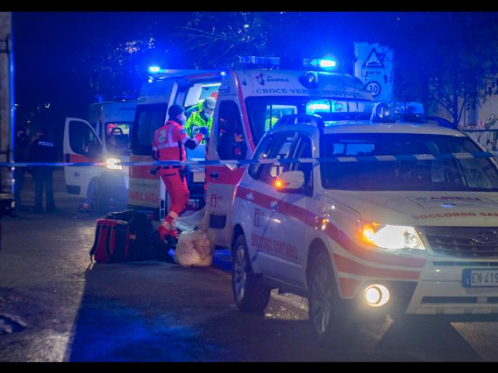 Tangenziale Nord, uomo accoltellato alle 5 del mattino: ferito gravemente