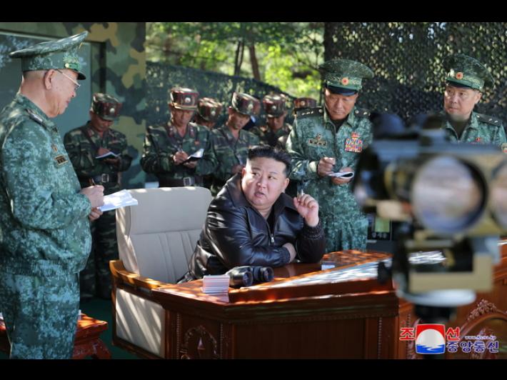 Kim minaccia uso di armi nucleari in caso d'attacco nemico