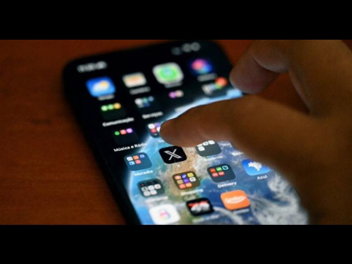 Gli Stati Uniti potrebbero chiedere ai turisti di mostrare 5 anni di attivit&agrave; sui social: la proposta fa discutere