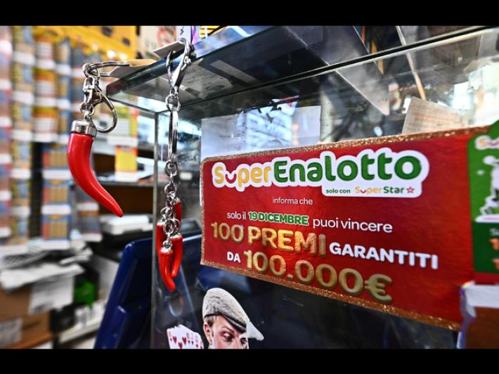 Centrato il 6 al Superenalotto, jackpot da 89 milioni