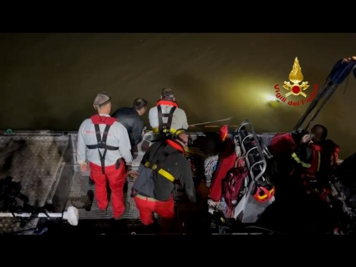 Auto con un corpo nel fiume, era 30enne scomparso da venerd&igrave;