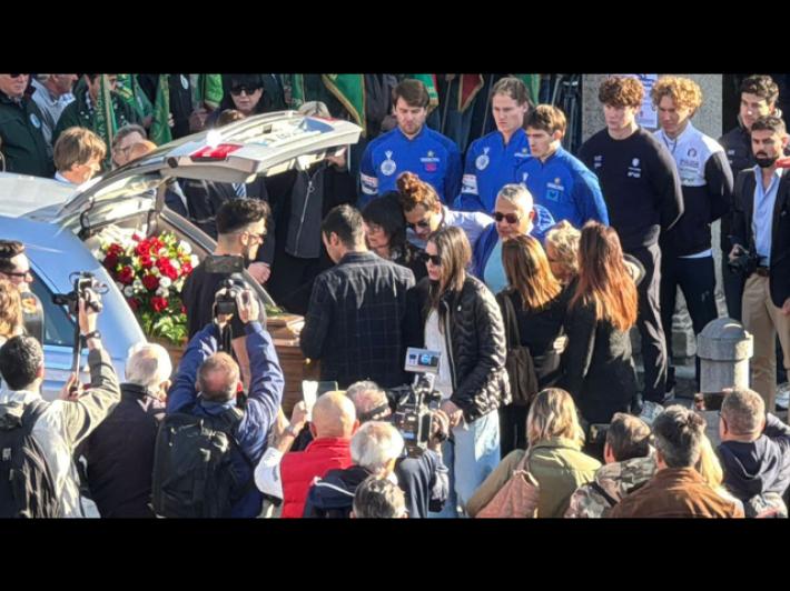 La sorella di Matilde Lorenzi, 'mi manca l'aria da luned&igrave;'