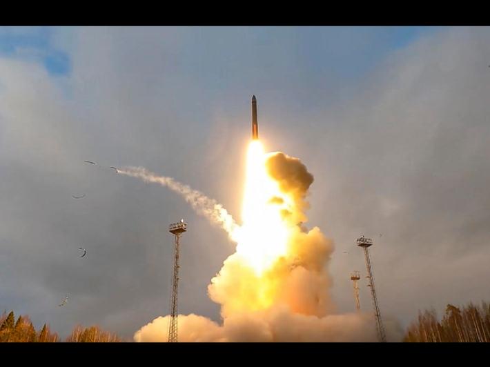 Cremlino, 'possibile risposta nucleare ai missili dall'Ucraina'