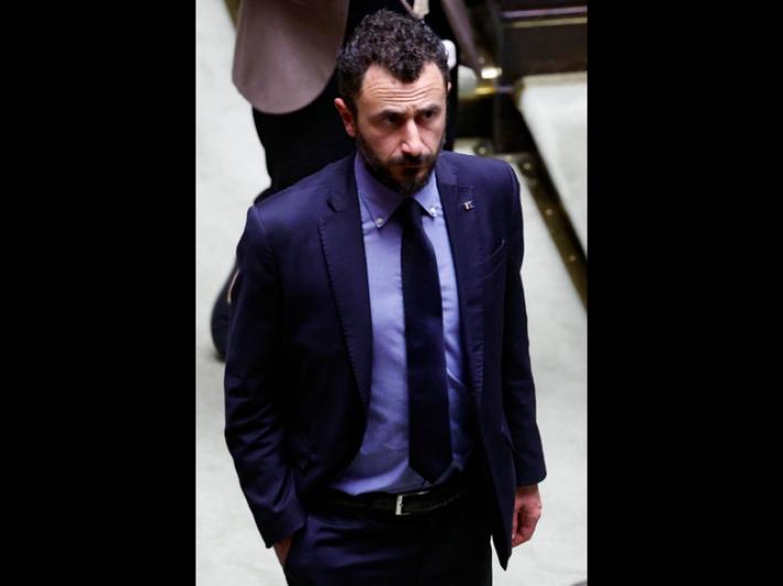 Sparo di Capodanno, Pozzolo a giudizio per porto d'arma