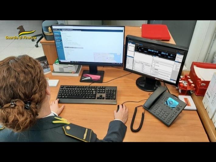 Mafia: colpo a fedelissimi del boss Messina Denaro, arresti