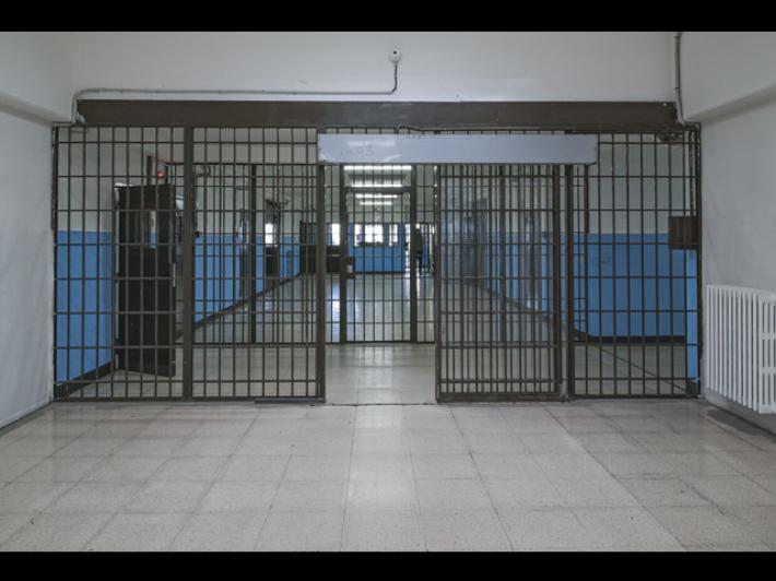 Nove telefonini e droga trovati nel carcere di Bologna