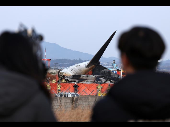 Corea del Sud: schianto aereo, perquisiti gli uffici di JeJu Air