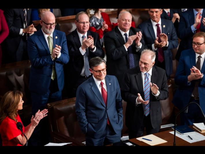 Due repubblicani cambiano il loro voto, Johnson rieletto speaker