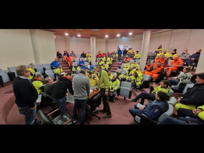 Ad Ancona tecnici al lavoro per il ripristino del gas