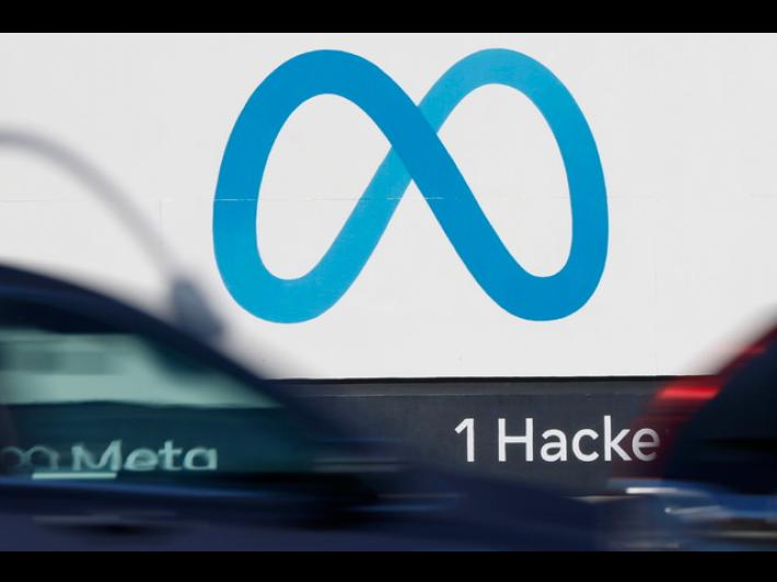 Zuckerberg, lavorer&ograve; con Trump contro censura. E accusa Ue