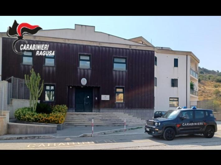 Sequestrarono giovane per un debito di droga, 9 arresti