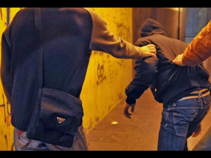 Baby gang di rapinatori a Modena, cinque misure cautelari