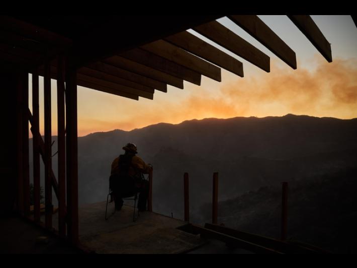 Incendi a Los Angeles, il bilancio dei morti sale a 16