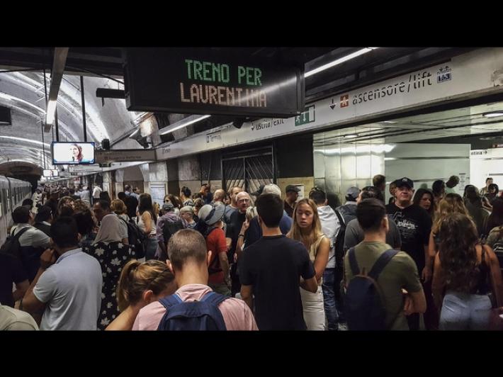 Scatta pulsante di emergenza, riattivata metro B a Roma