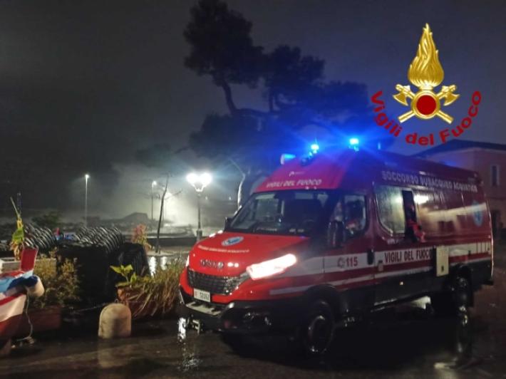 Esplosione a Catania: boato udito a forte distanza, crollata una palazzina di tre piani. Gli evacuati sono 150 