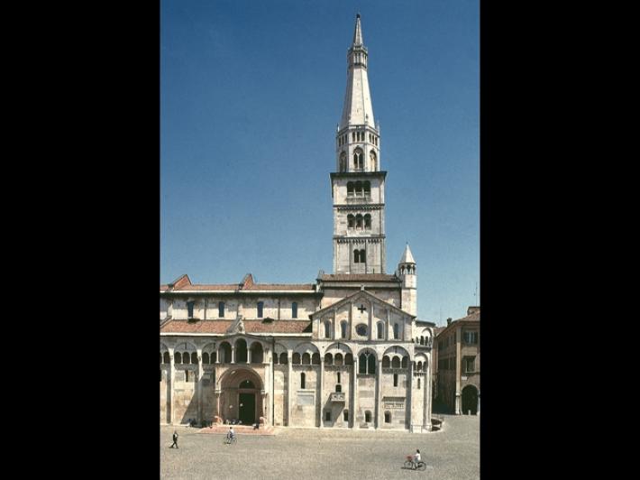 Interruppero una messa leggendo brani del Papa: a processo quattro attivisti di Extintion Rebellion a Modena