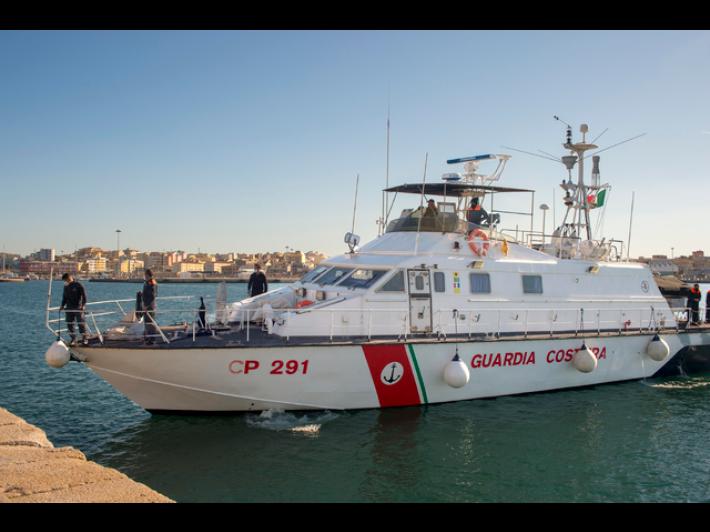 Barca si capovolge, muoiono due pescatori nel nord Sardegna