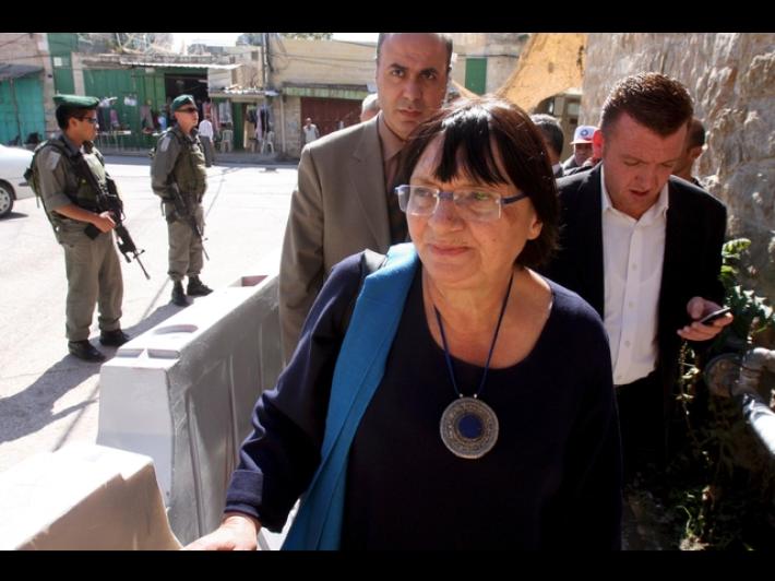 L'attivista Luisa Morgantini e un giornalista del Sole 24 Ore fermati vicino a Hebron. Rilasciati nel pomeriggio 