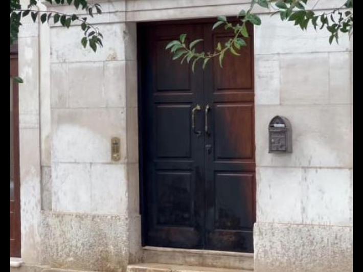 Incendio portone eurodeputato FdI, arrestato presunto autore