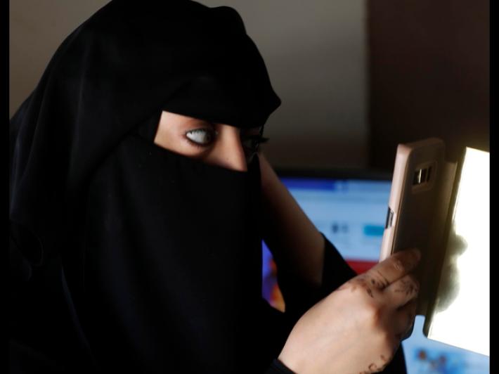 Garante Infanzia, niqab a scuola ostacola sviluppo personalit&agrave;