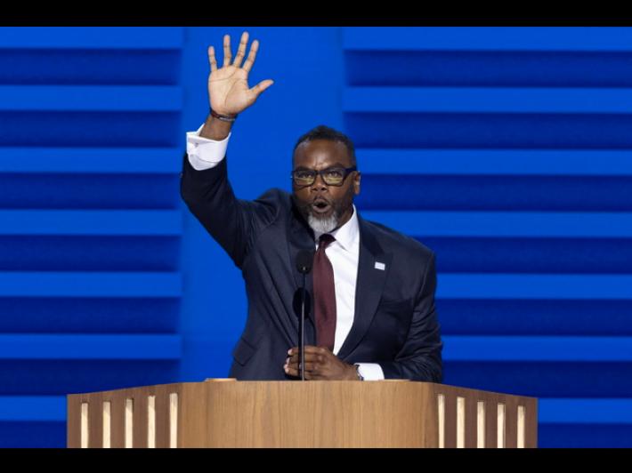 Amministrazione Trump fa causa a Chicago per difesa clandestini