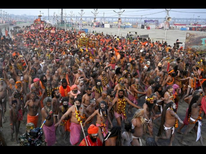 Almeno 18 i morti nella ressa alla stazione di Delhi per le partenze  al festival ind&ugrave; del Kumbh Mela