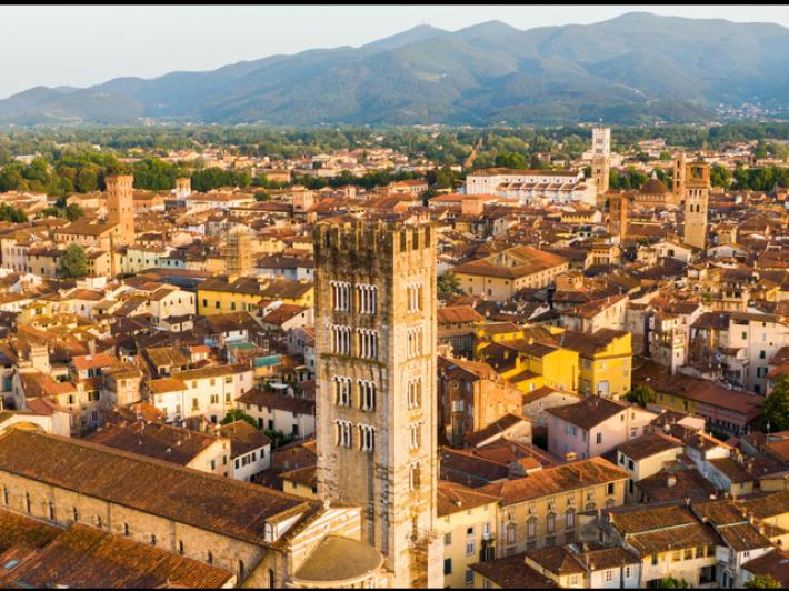 15enne scomparsa a Lucca, l'appello del sindaco su Facebook