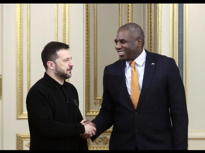 Londra: domani un importante pacchetto di sanzioni contro Mosca