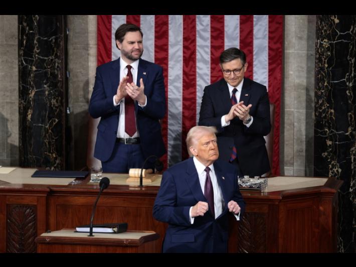 Trump: 'Zelensky pronto a tavolo con Mosca e firma su minerali'