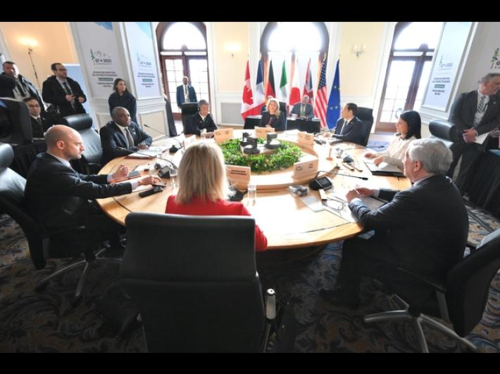 Bozza G7,Russia accetti tregua a parit&agrave; di condizioni Kiev