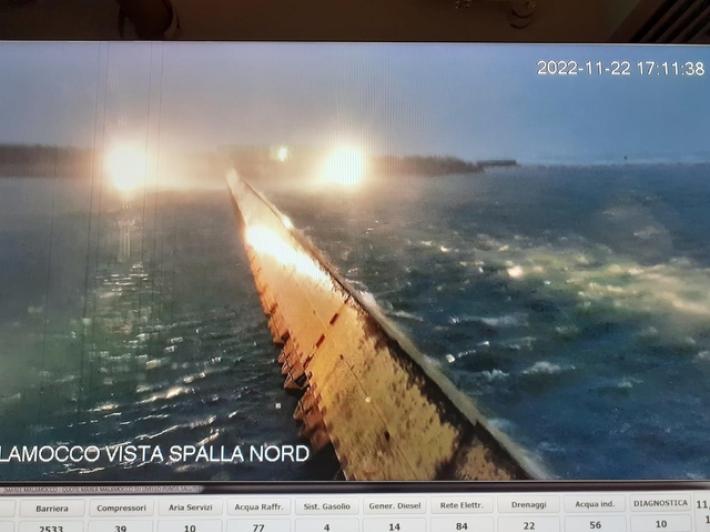 Maltempo: in Veneto pioggia e neve, a Venezia attivato il Mose