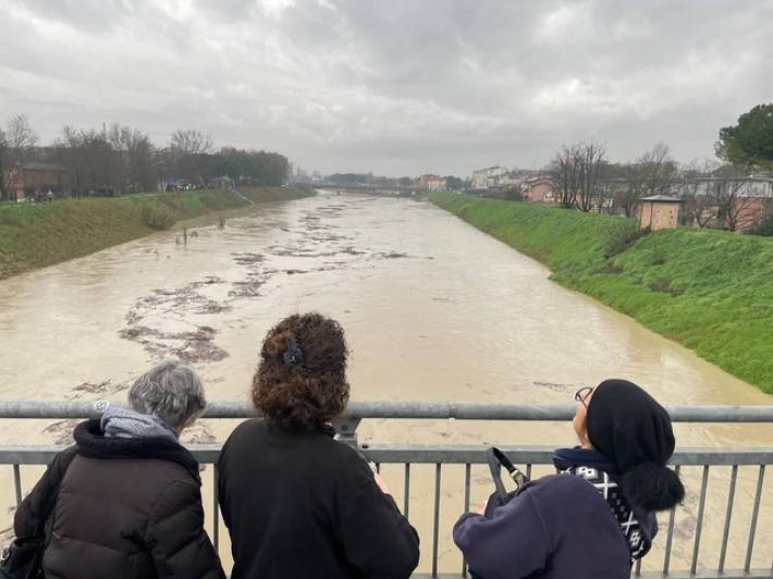 In Emilia-Romagna tutti i fiumi sotto la soglia critica. Resta l'allerta per oggi, timore per le frane