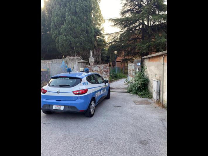 Anziani coniugi trovati mummificati, si attende esito autopsia