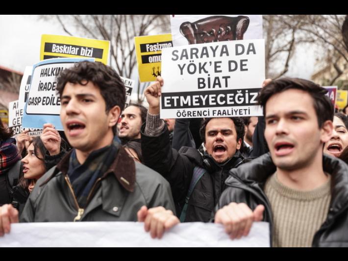 Scontri a Istanbul prima della protesta per il sindaco