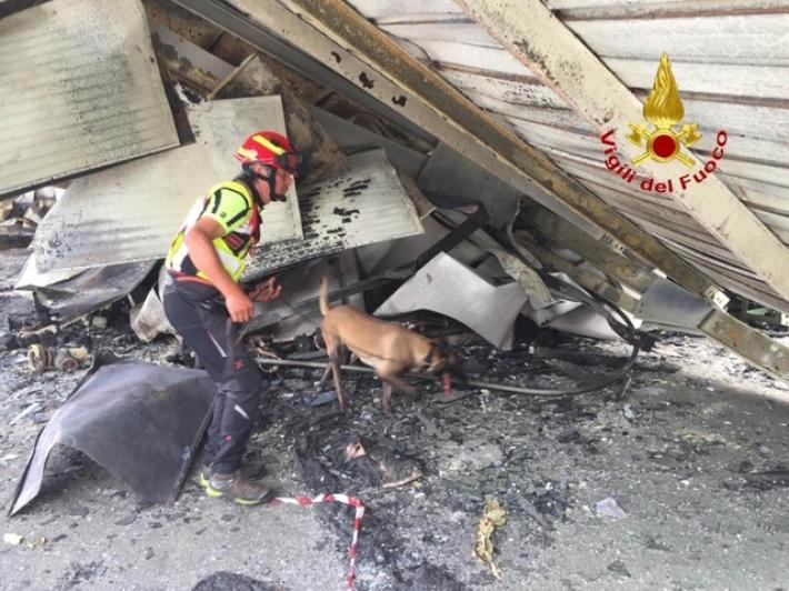 Incendio all'Inalca, trovato altro amianto: il Comune di Reggio richiude un parco 