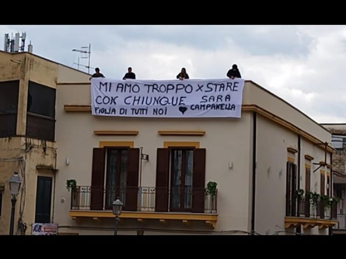 'Sara &egrave; figlia di tutti noi', striscione in piazza a Misilmeri