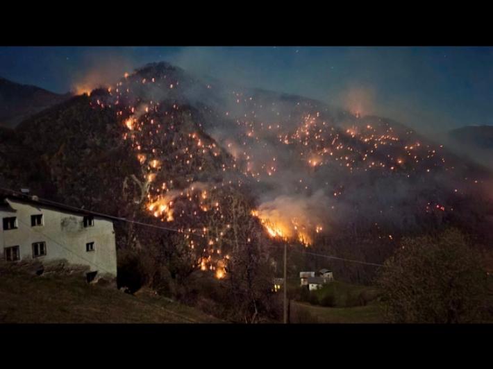 In val Venosta 100 ettari di bosco ancora in fiamme