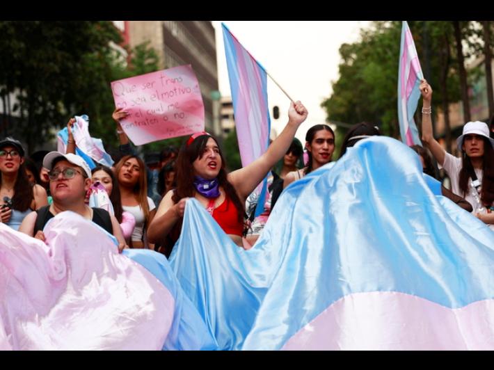 Trump taglia i fondi alle scuole del Maine per atlete trans