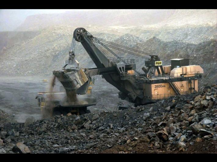 Trump lancia indagine su minerali essenziali, verso dazi